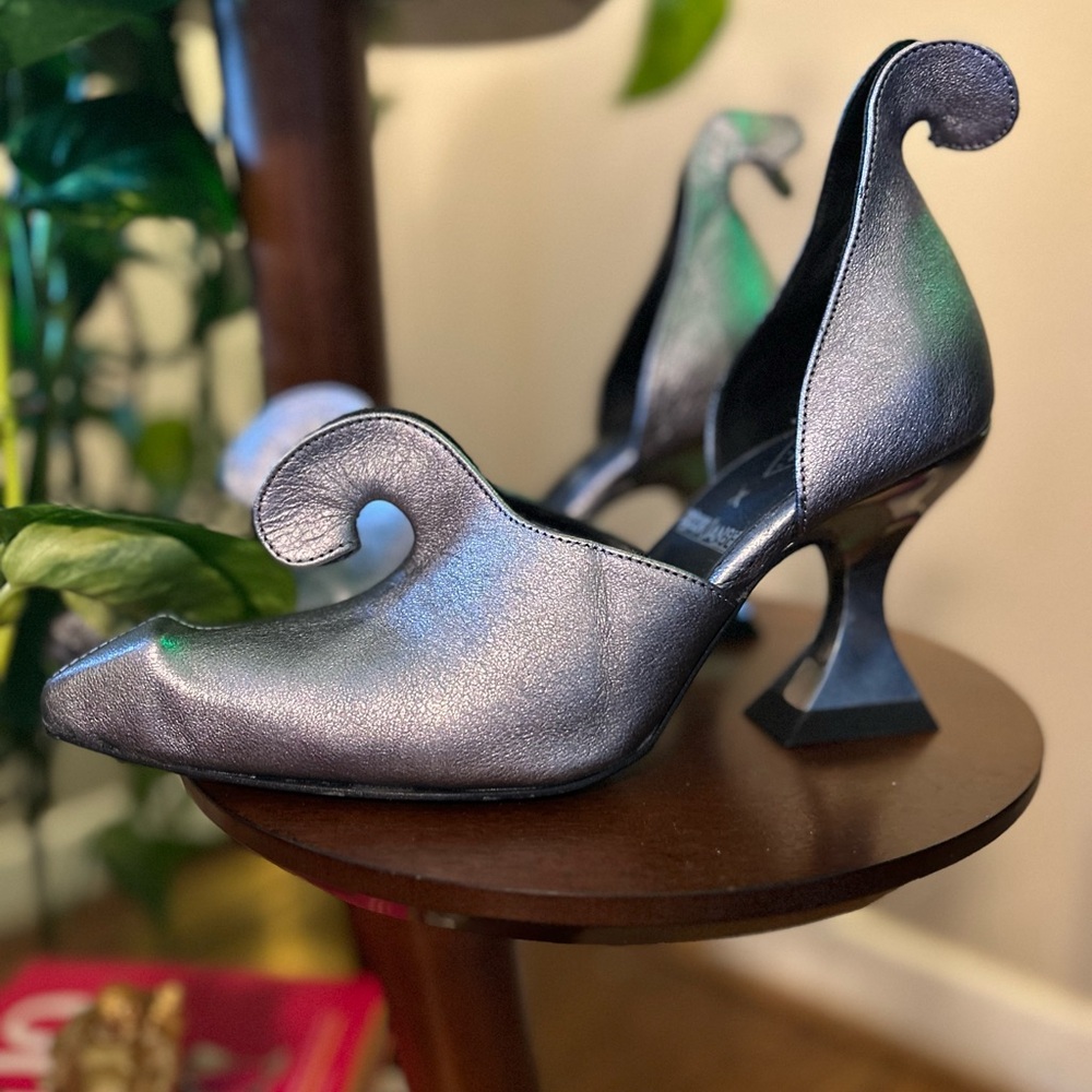 Fluevog Esoteric Temptations Jan Jansen Metallic D’Orsay Pump US size 6